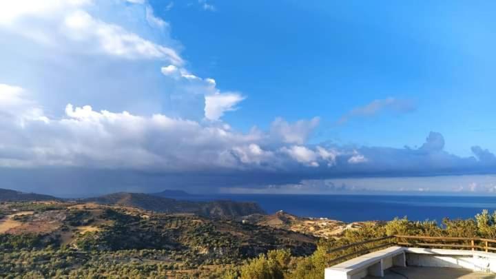 הוילה Triopetra Hill View מראה חיצוני תמונה